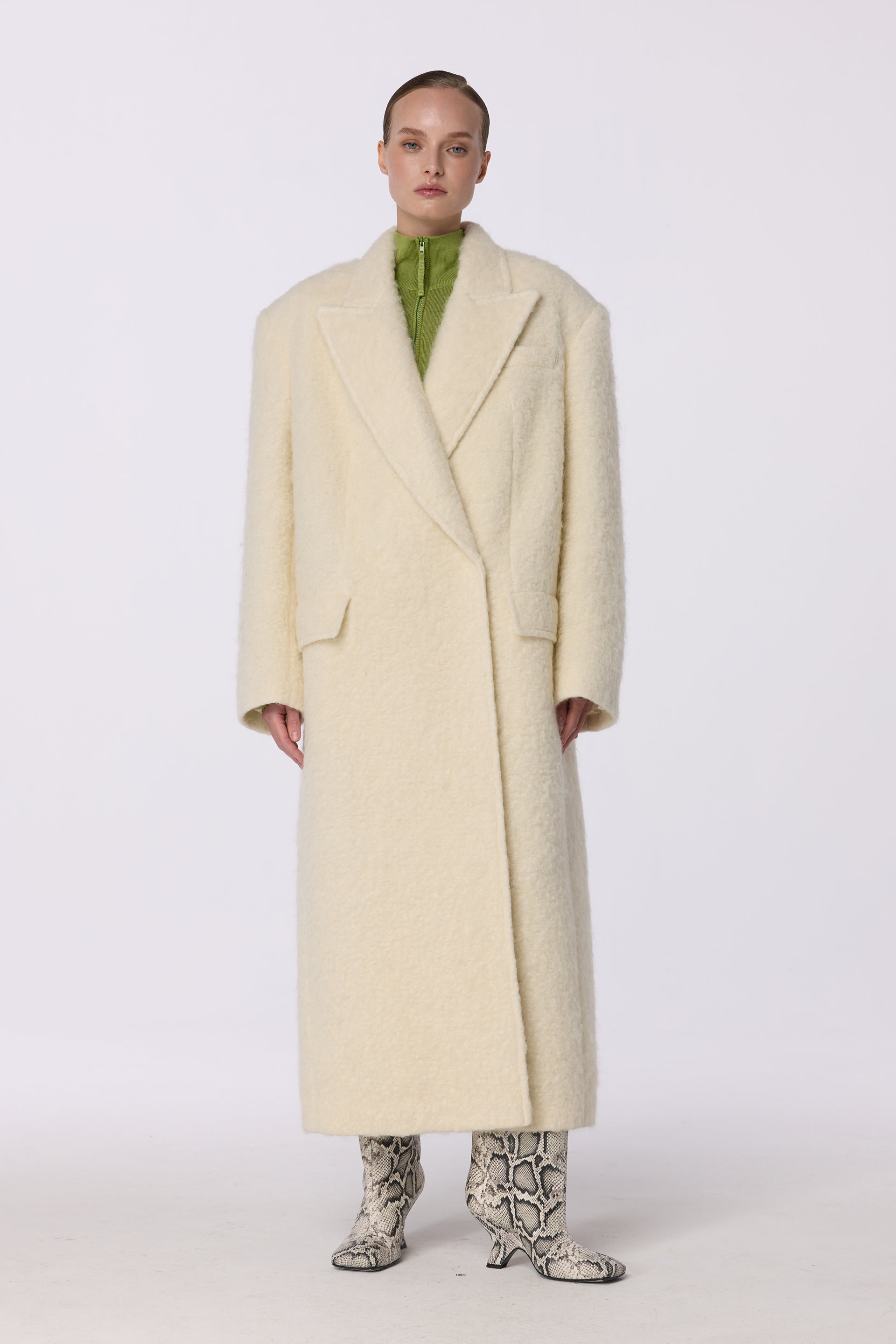 Пальто оверсайз прямого крою з альпаки