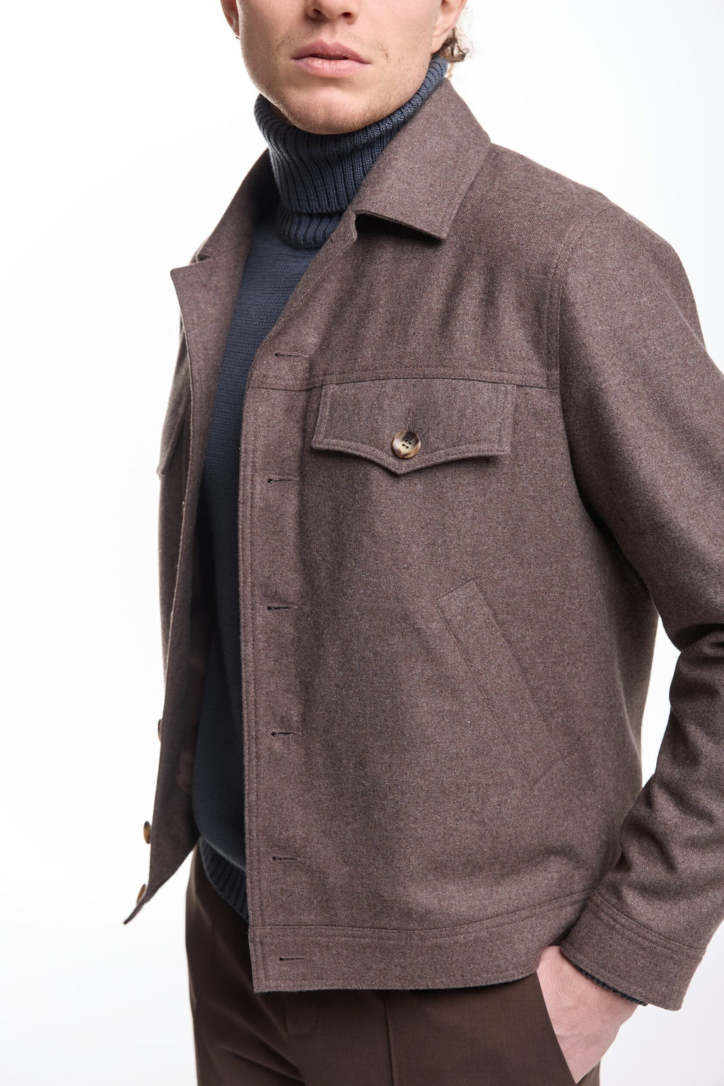 Woolen jacket with buttons