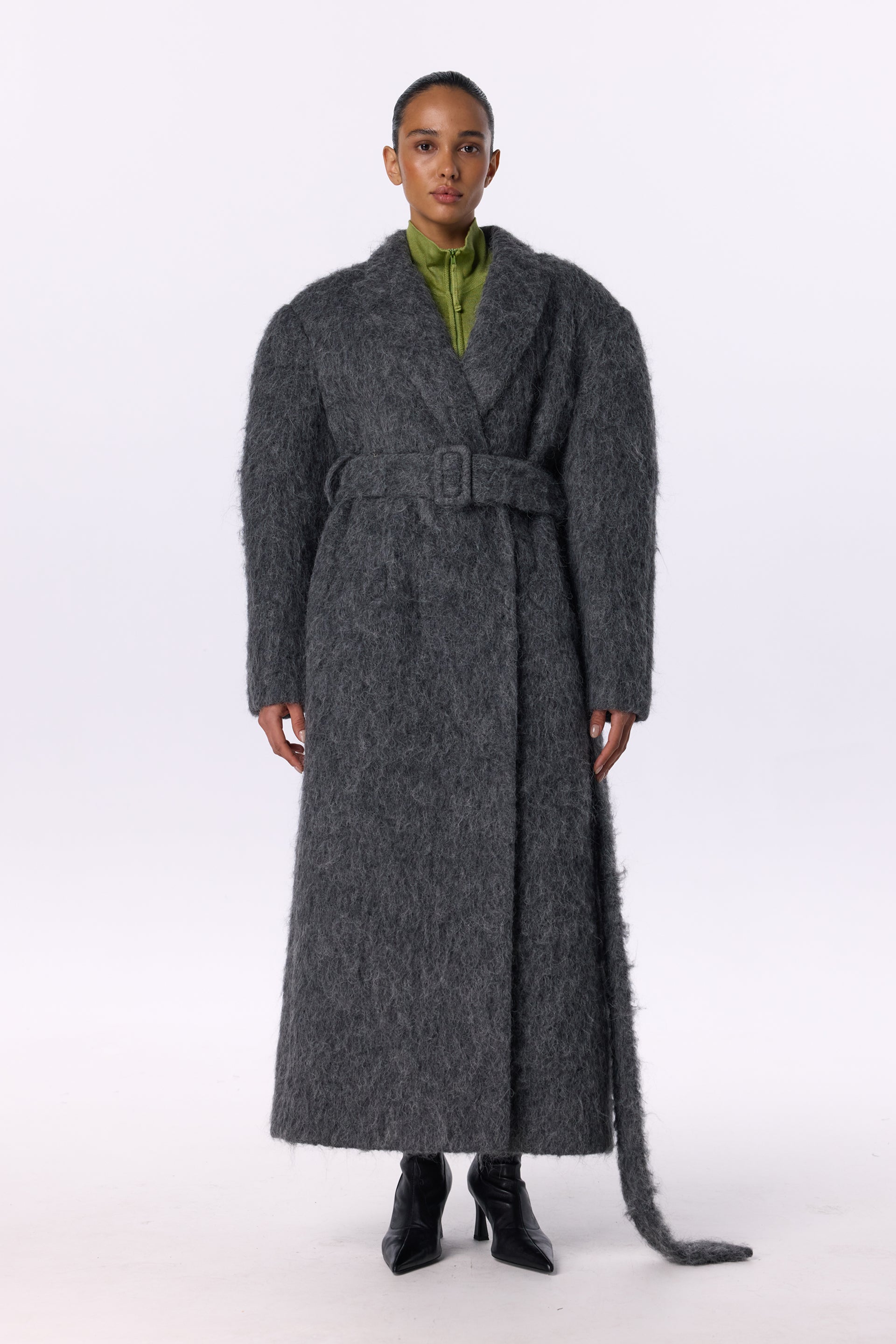 Двобортне пальто з альпаки з акцентним плечем