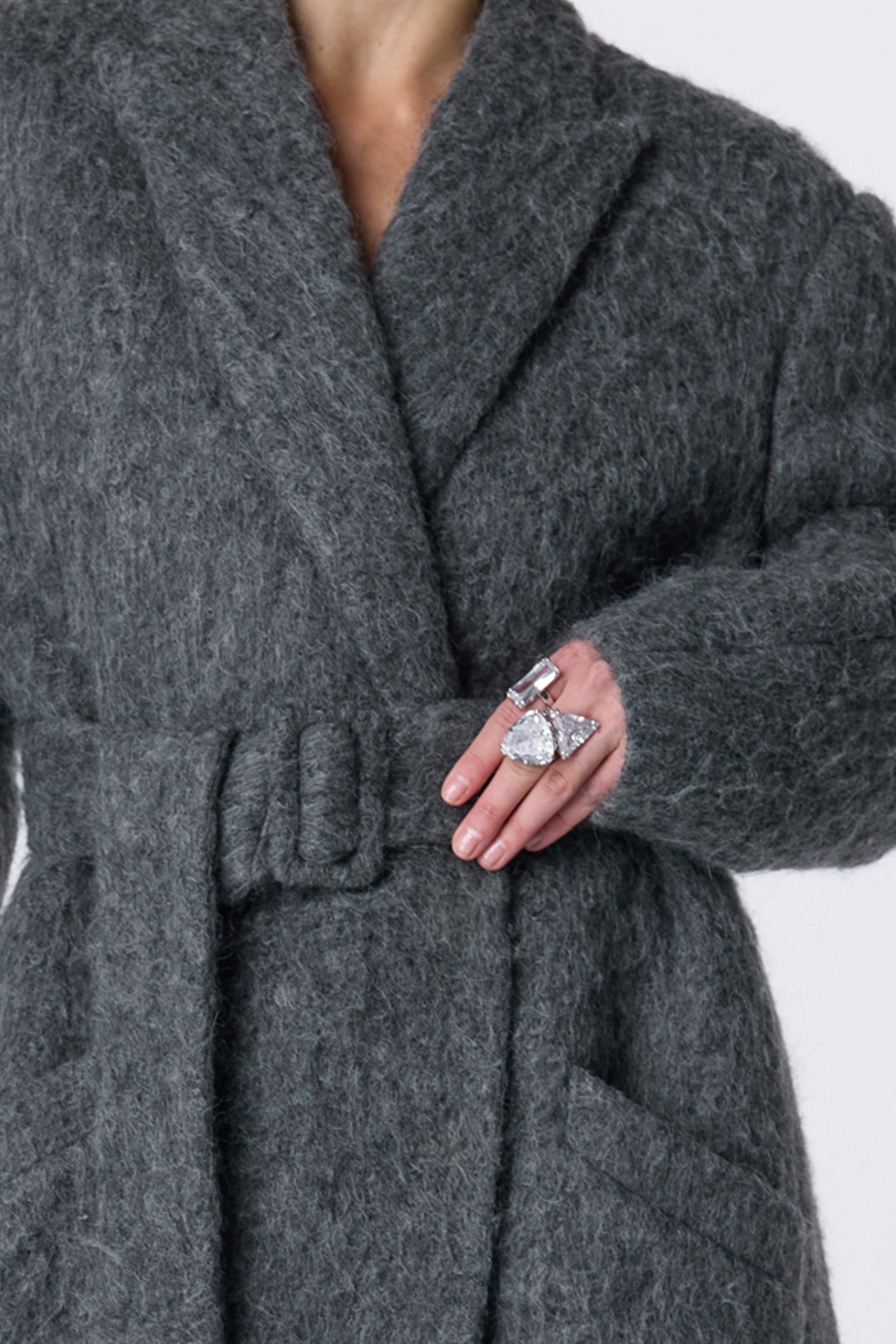 Двобортне пальто з альпаки з акцентним плечем