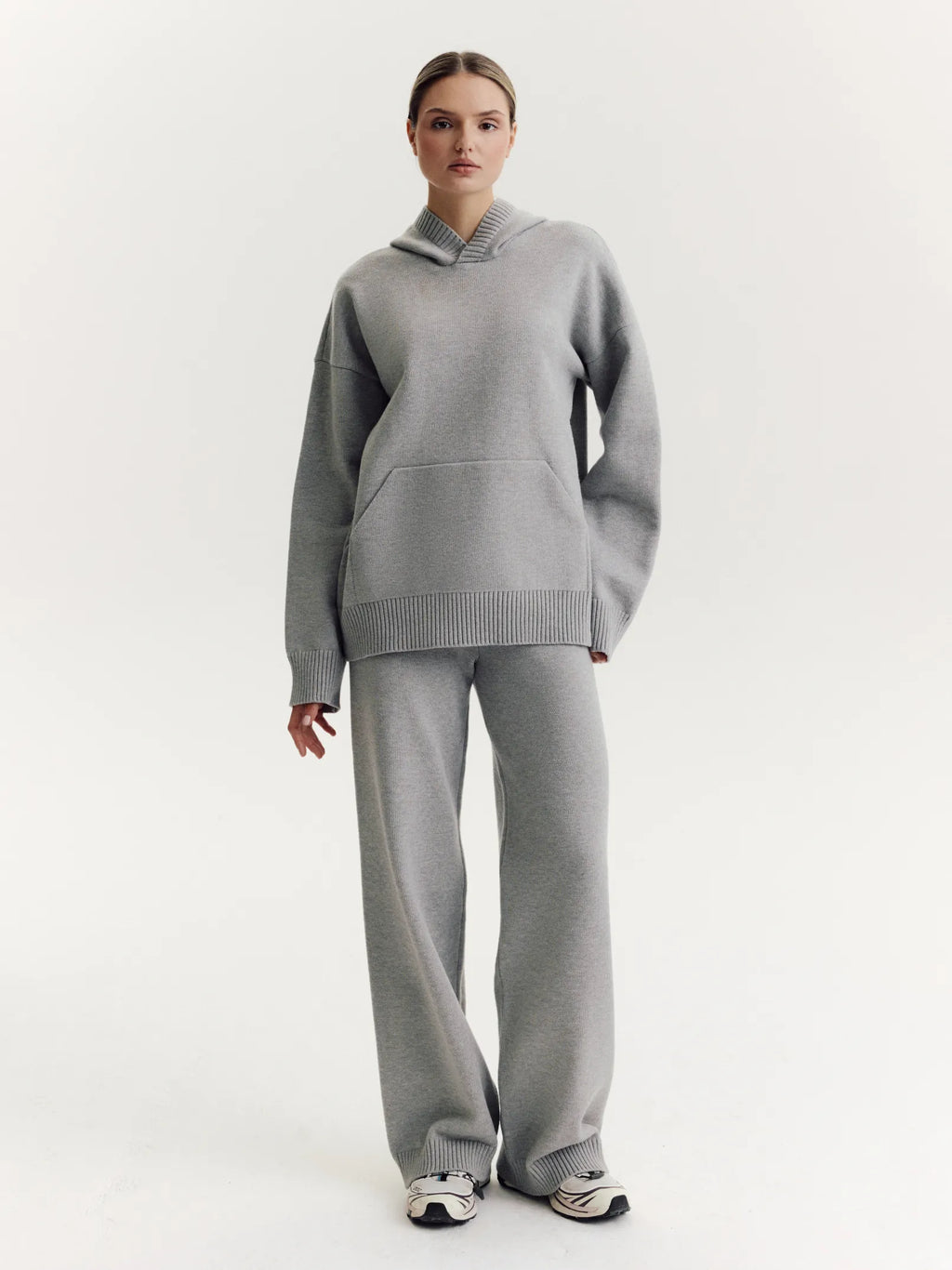 KNIT SET suit with elongated hoodie