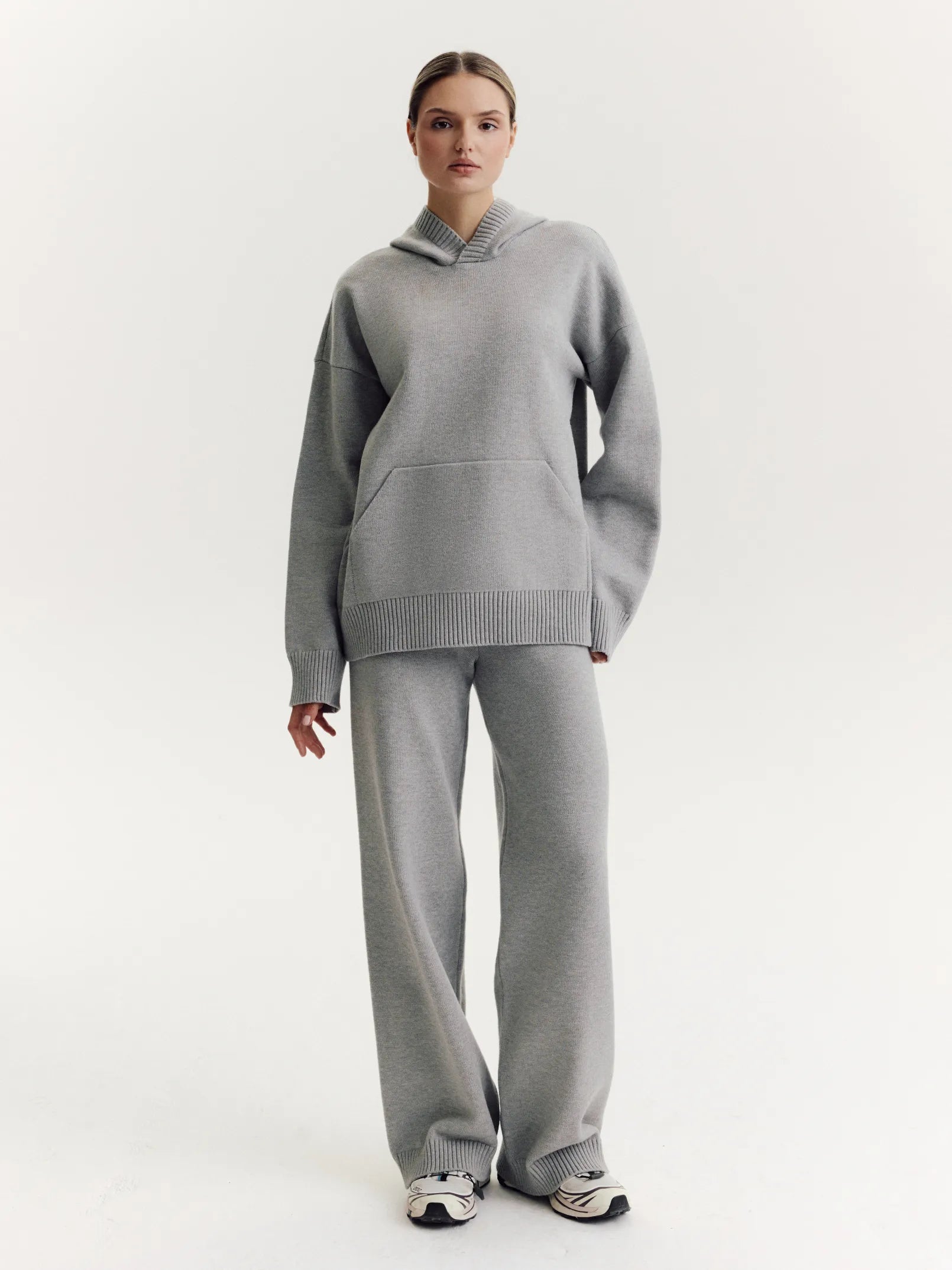 KNIT SET suit with elongated hoodie