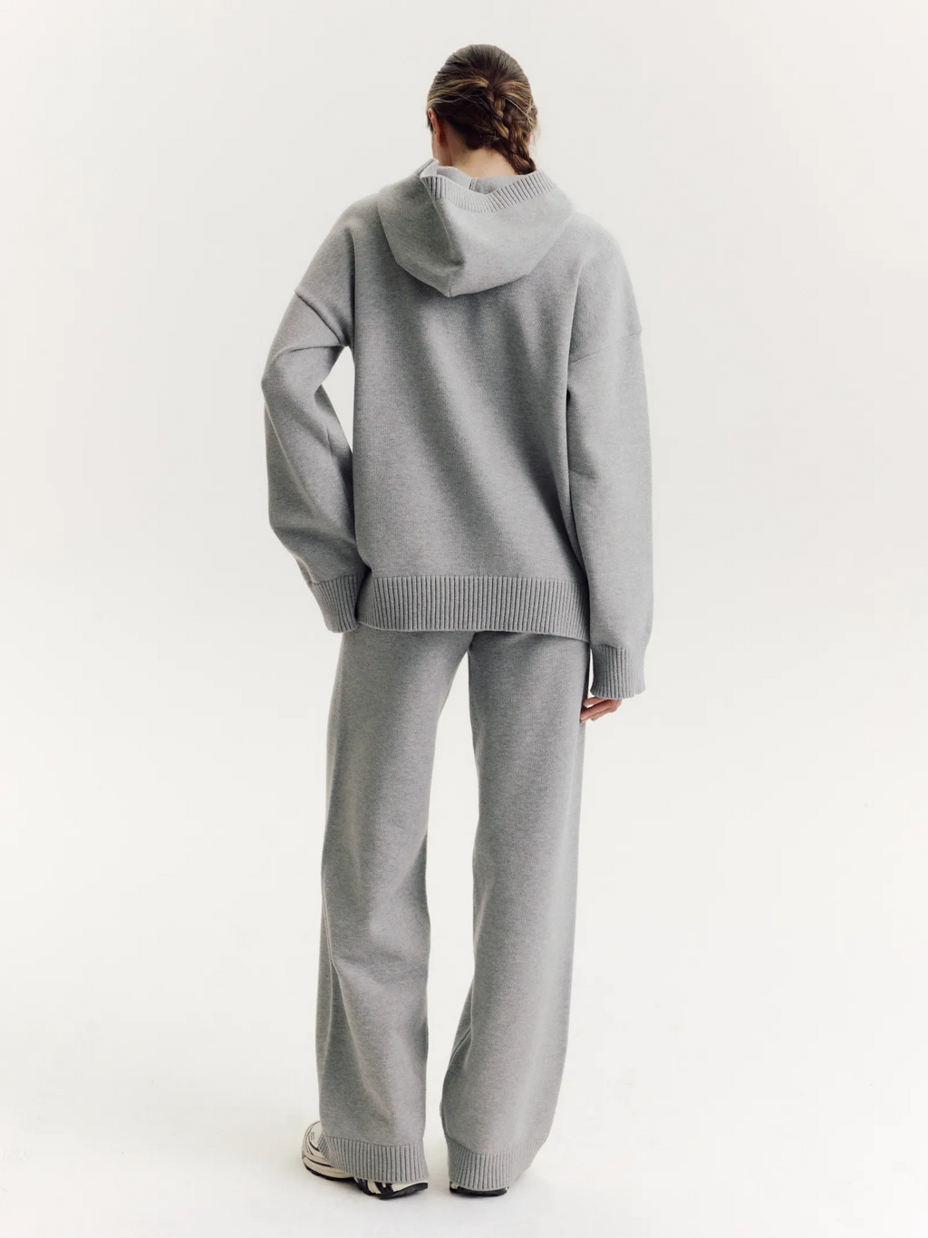 KNIT SET suit with elongated hoodie