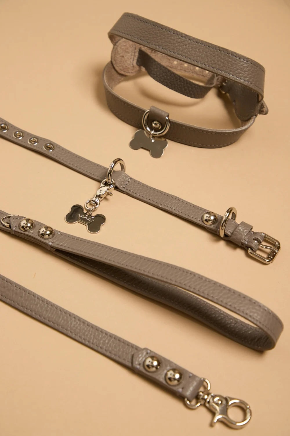 Leather leash