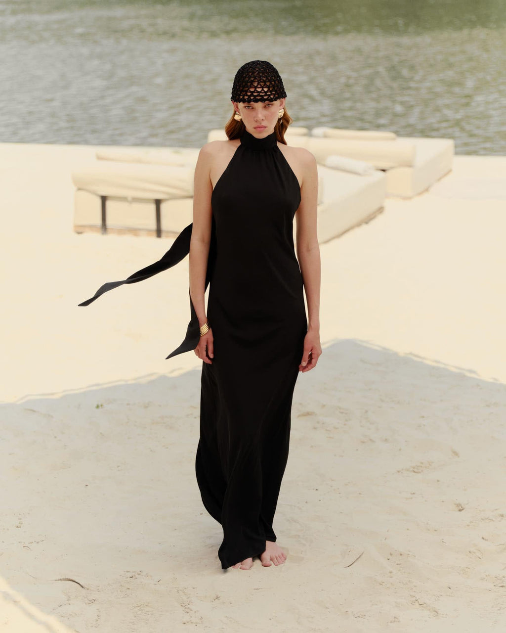 Сукня-халтер чорна