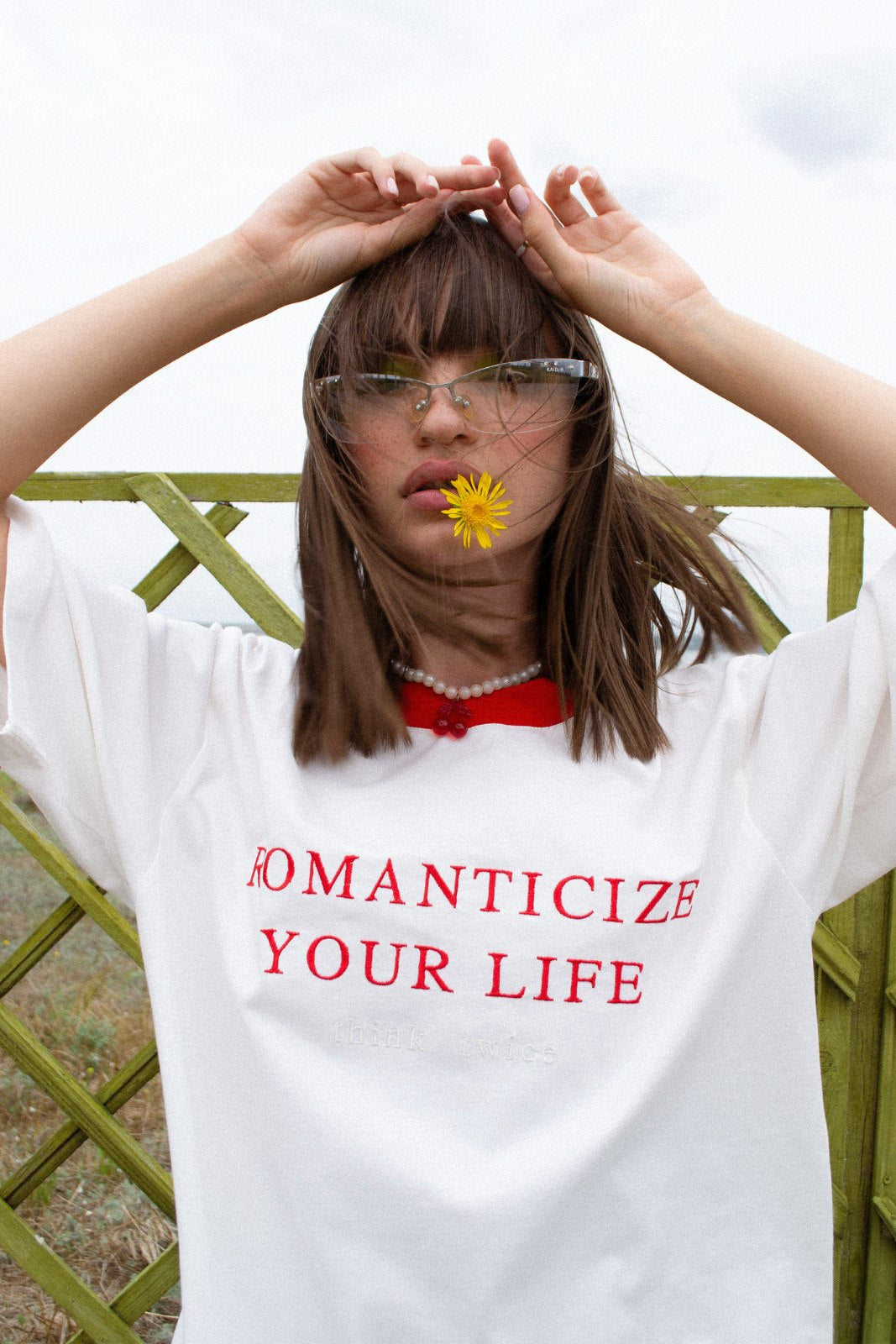 Oversize T-shirt "Romanticize"
