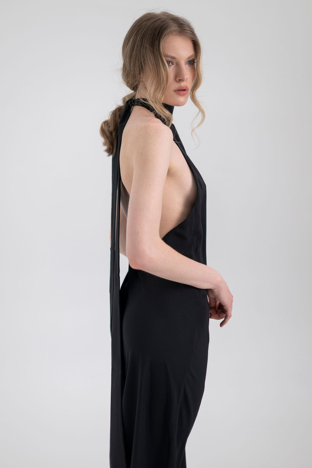 Сукня-халтер чорна