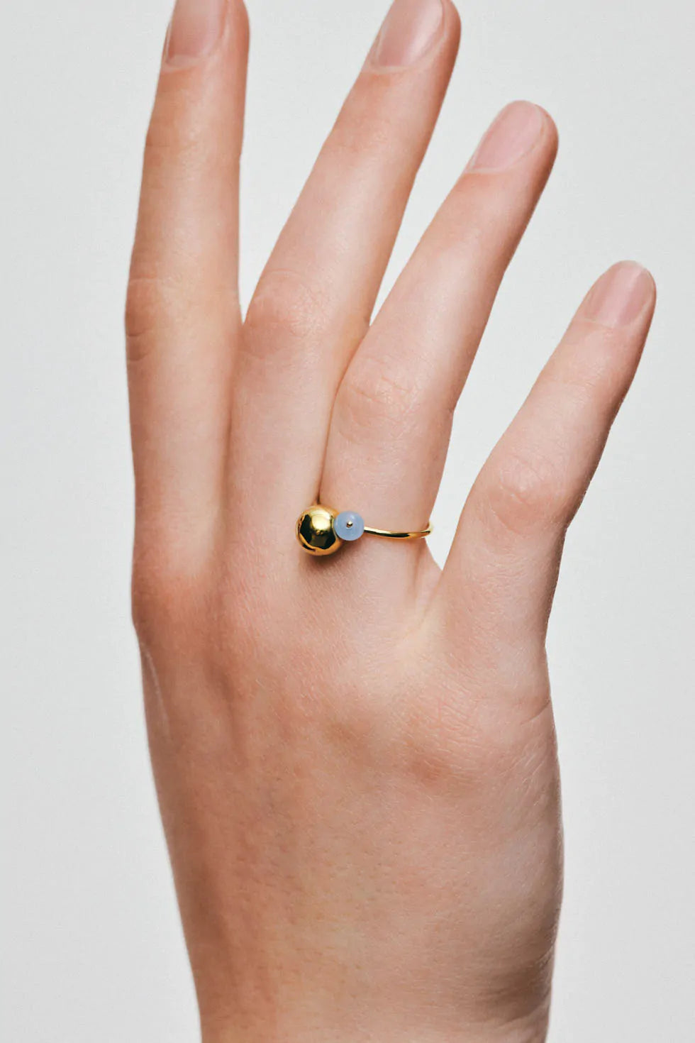 Ring with gold and aquamarine balls (8 mm and 5 mm), yellow gold