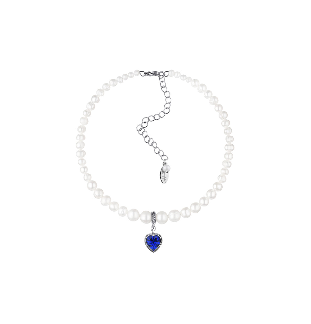 PEARLS CHOKER WITH DARK BLUE HEART