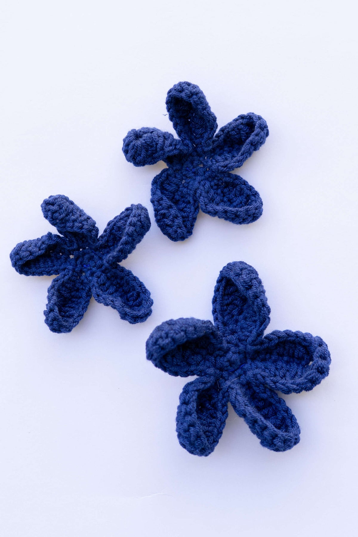 Handmade Crochet Floral Brooch - фото 1