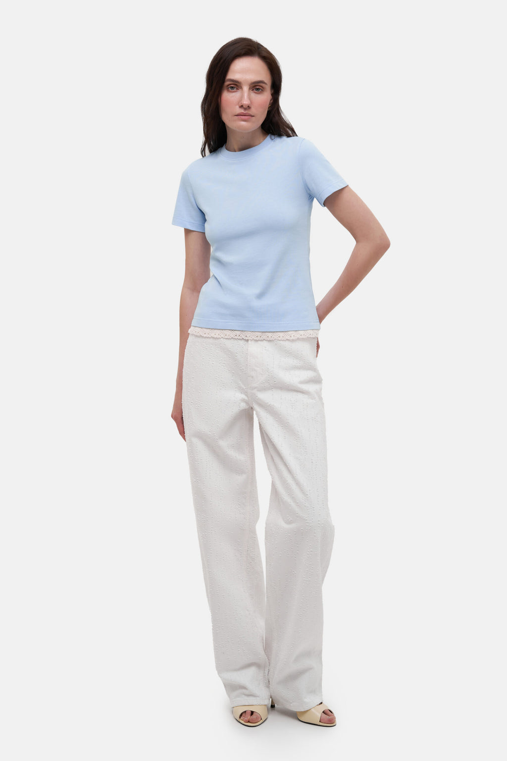 T-Shirt with crochet trim - фото 5