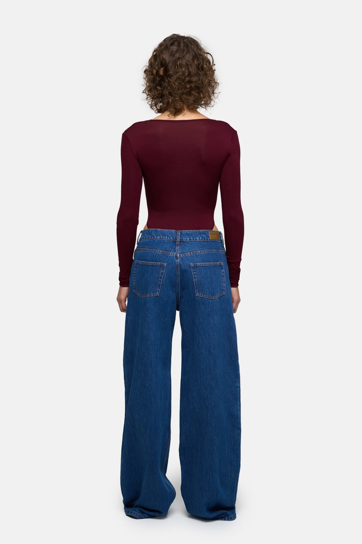 Jeans with Oversized Pockets - фото 2