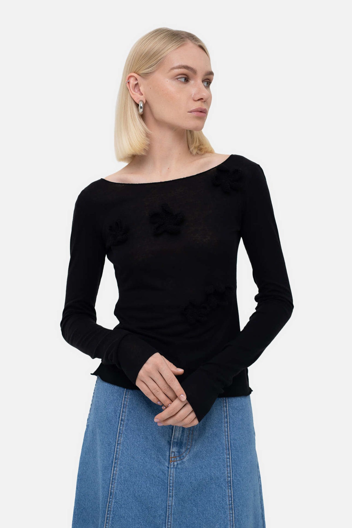 Black Blouse with Crochet Flowers - фото 4