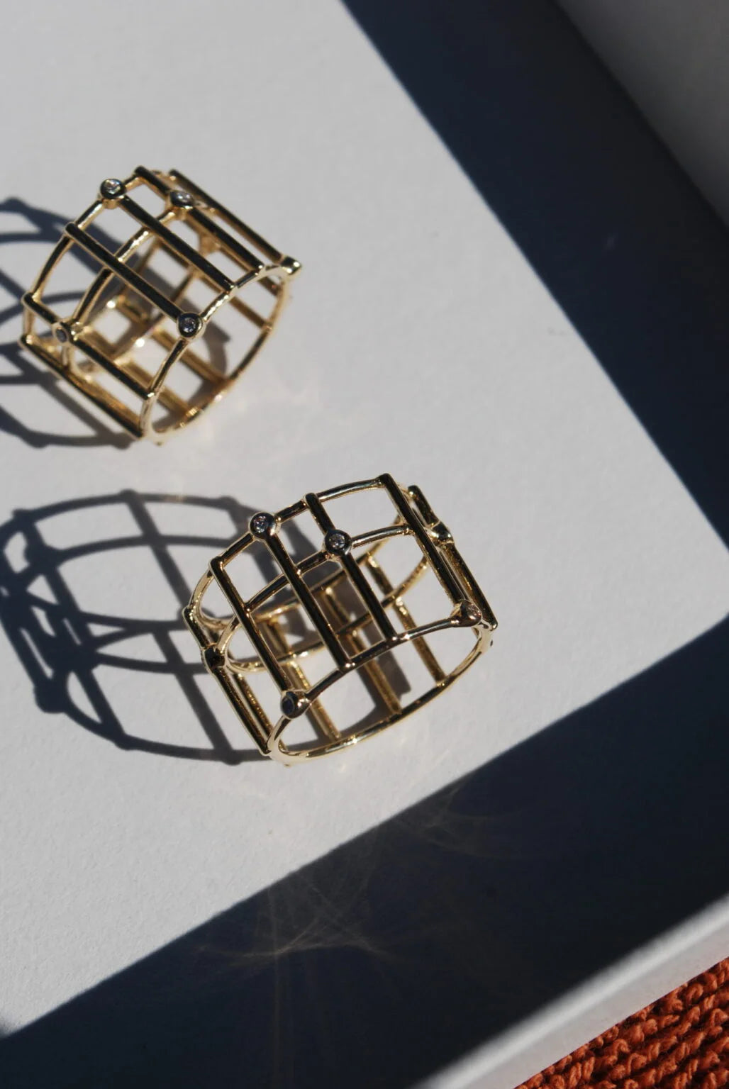 Ring Grid W. Diamond
