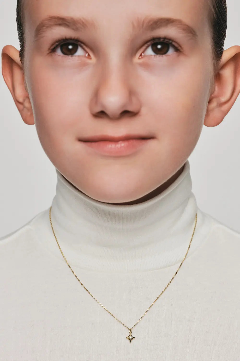 Star necklace with diamond, yellow gold