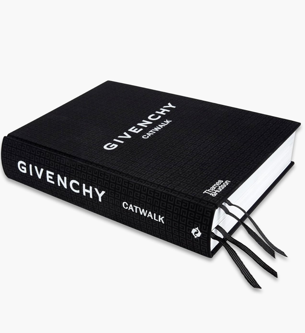 Книга CATWALK Givenchy Thames and Hudson