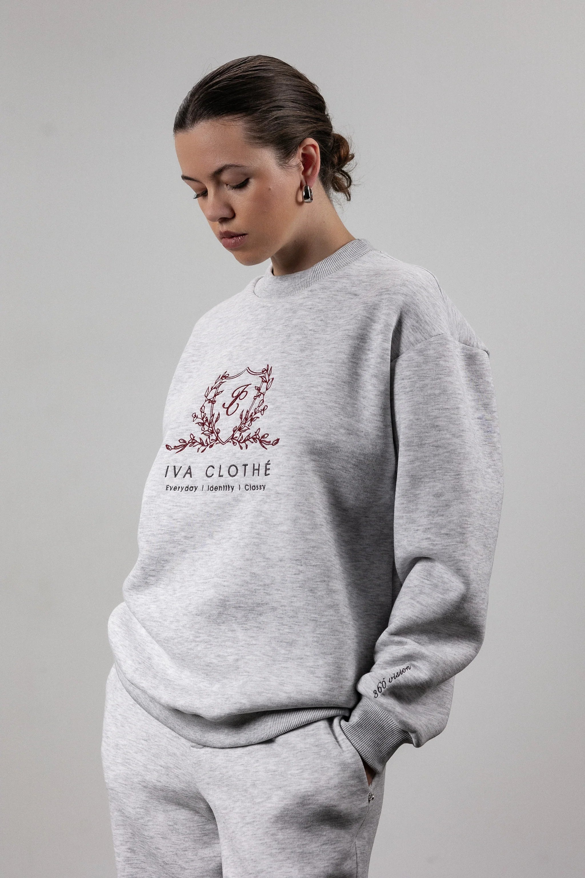 Світшот із вишивкою