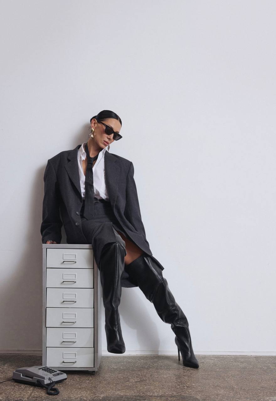 Спідниця Brook міді графіт