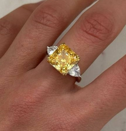 Yellow queen ring