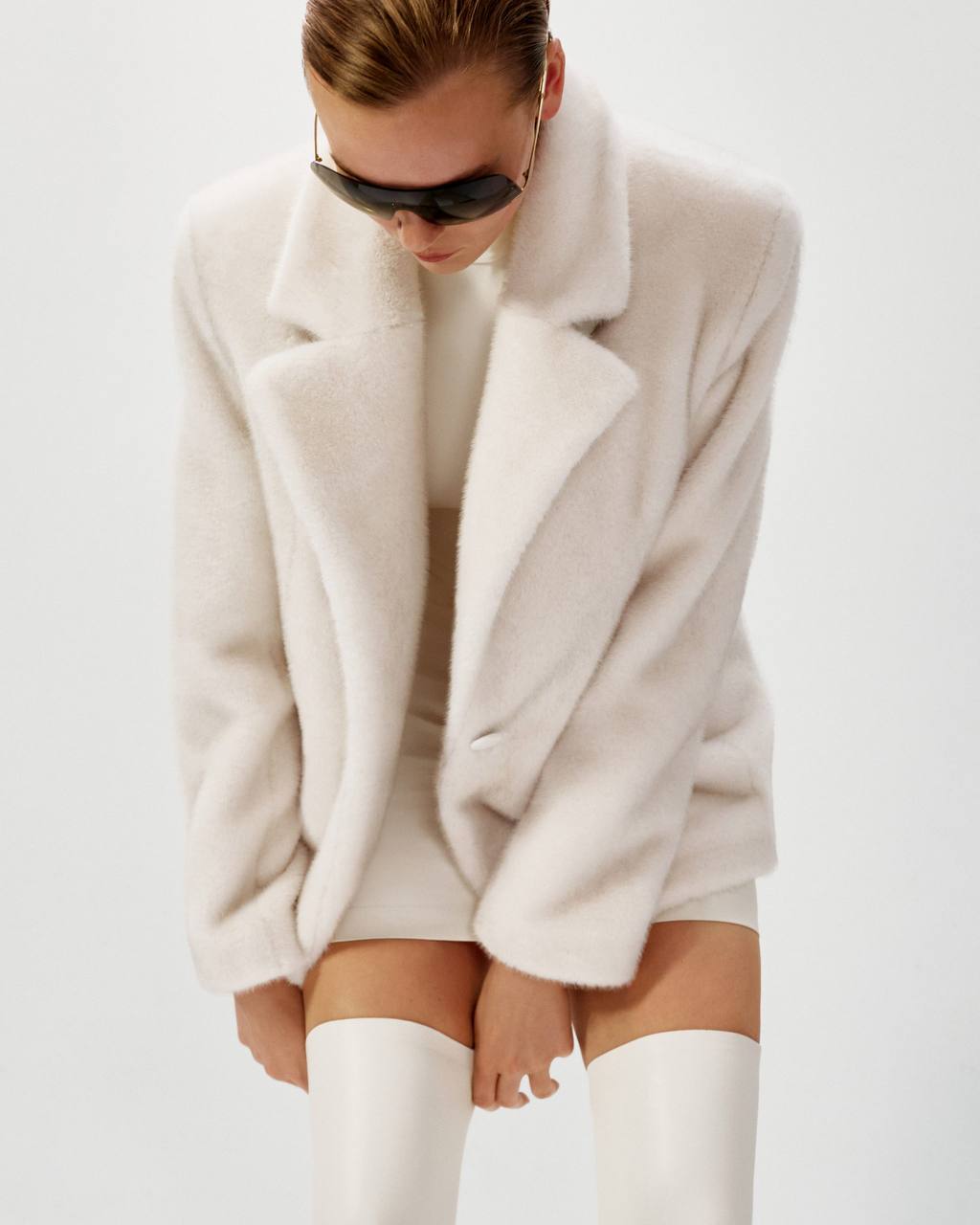 Блейзер з хутра молочний