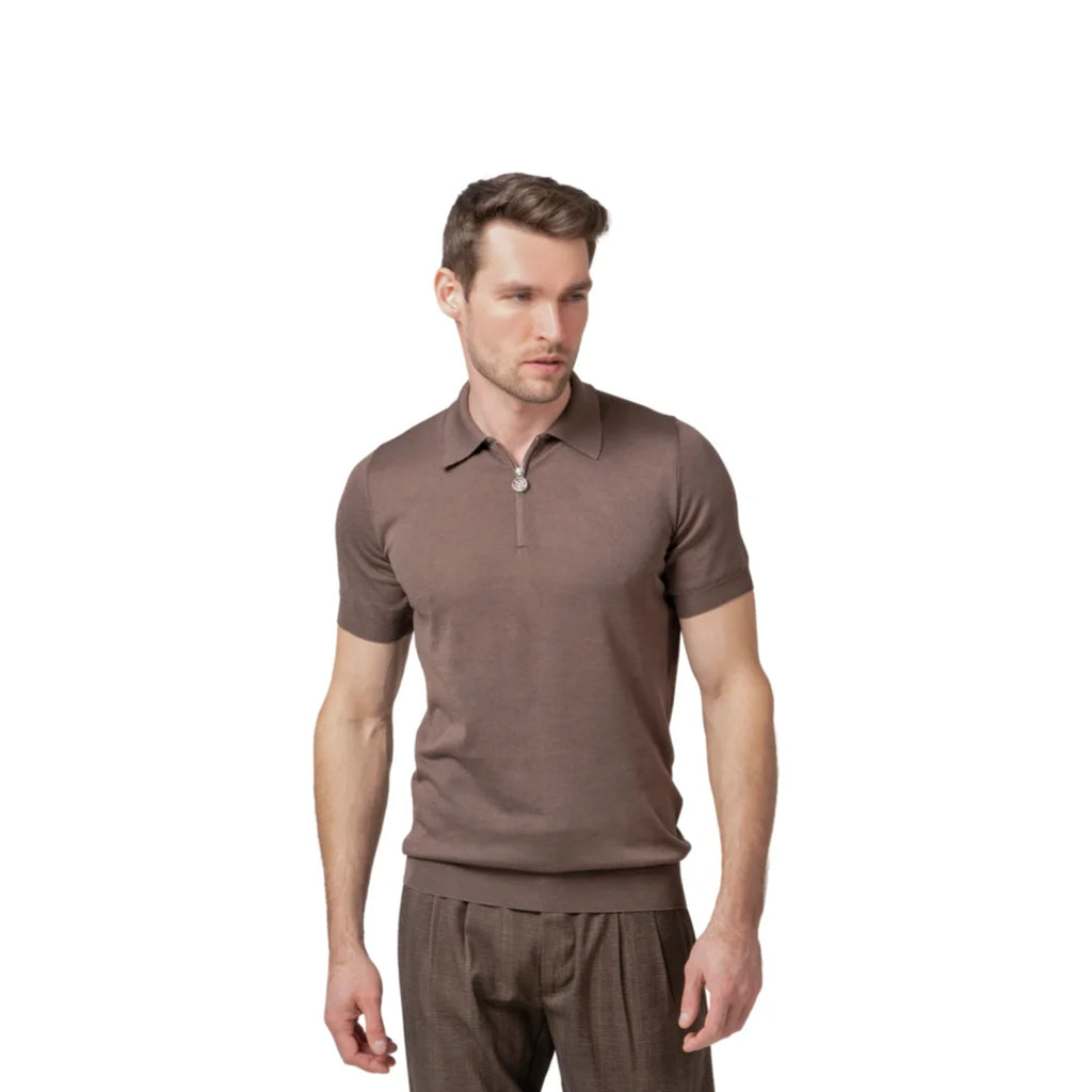 Short-sleeved zip-up polo shirt