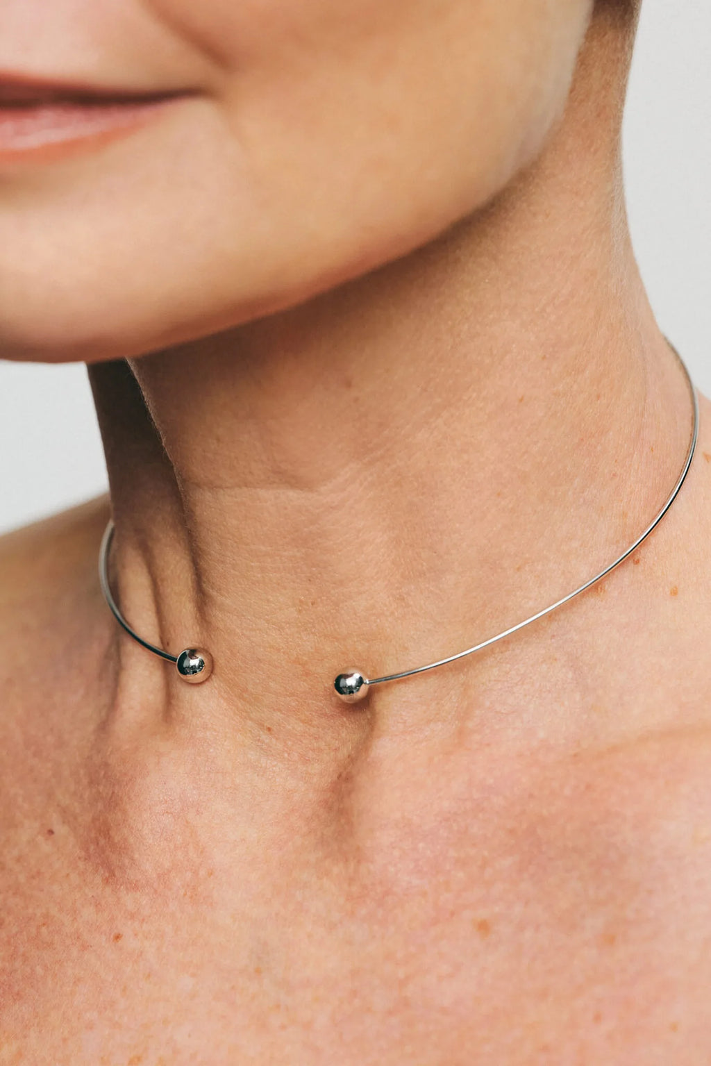 Choker, balls