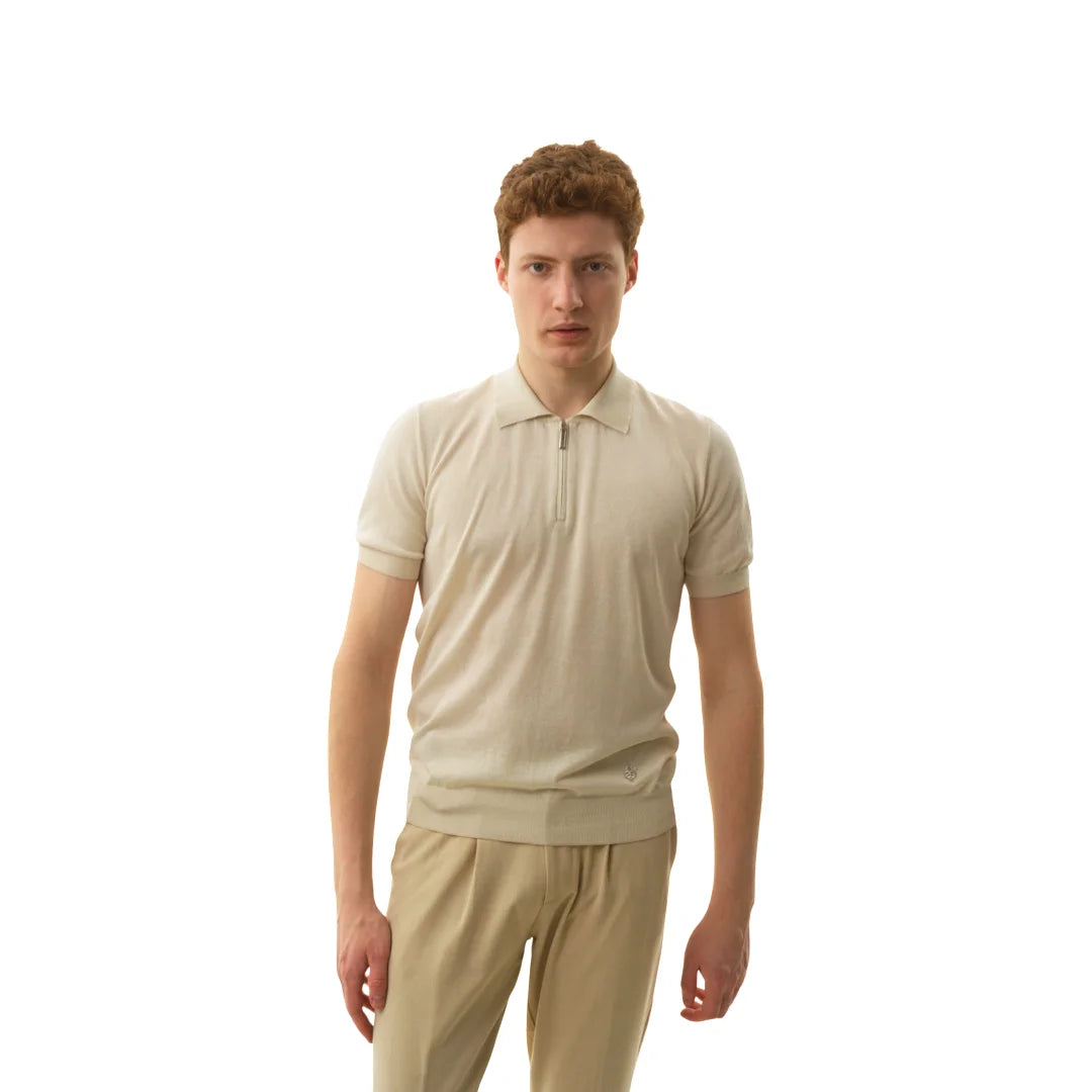 Short-sleeved zip-up polo shirt