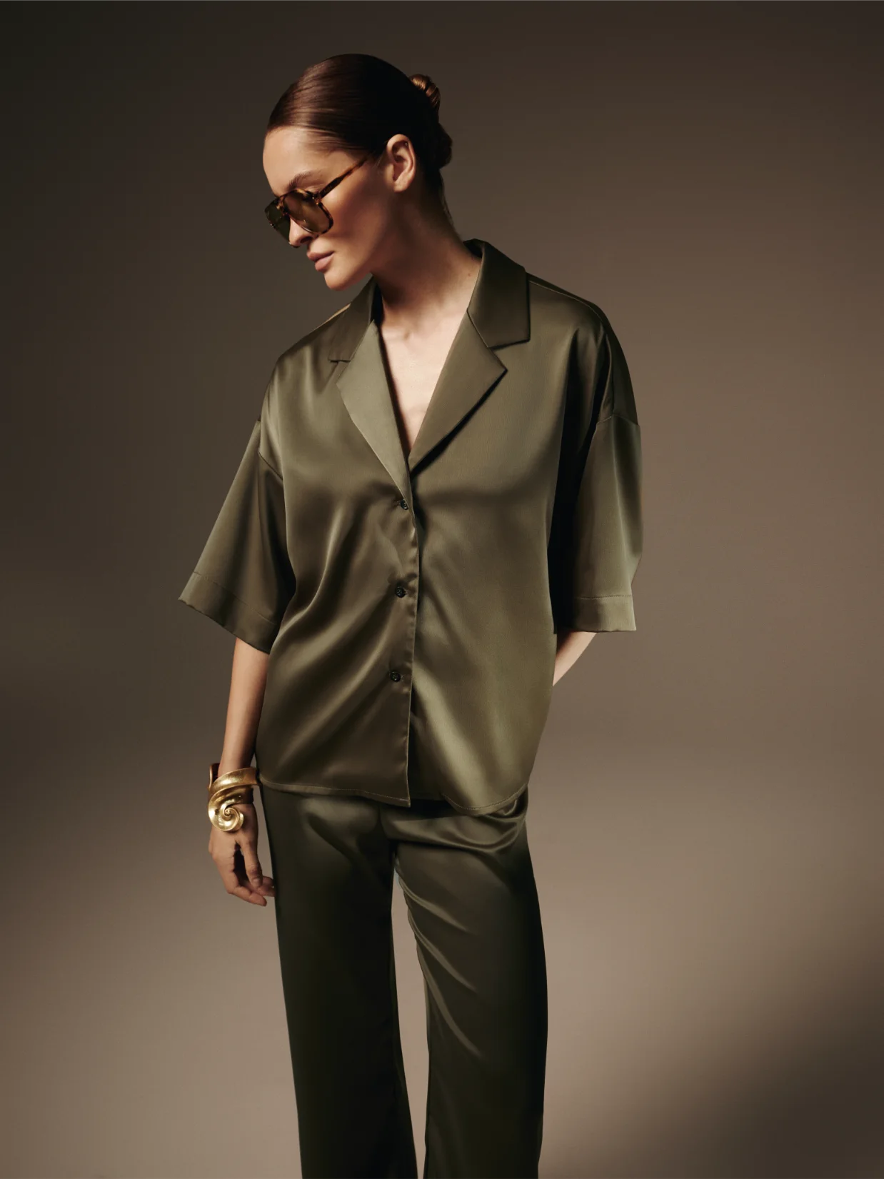 Short-sleeved satin shirt