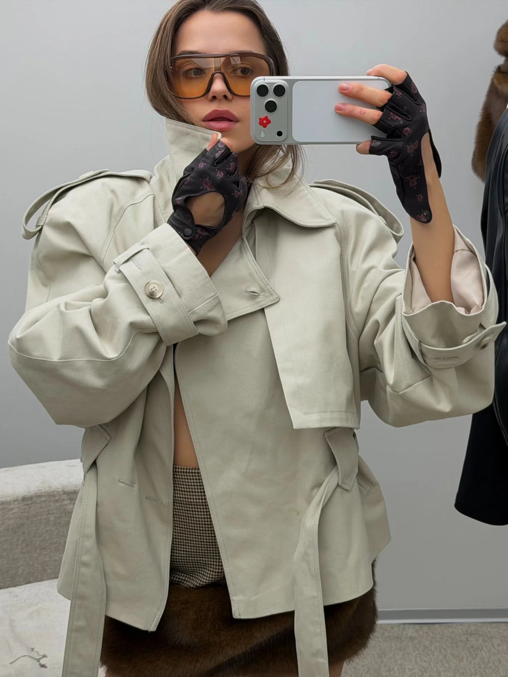 Cropped Cotton Light Beige Trench Coat - фото 4
