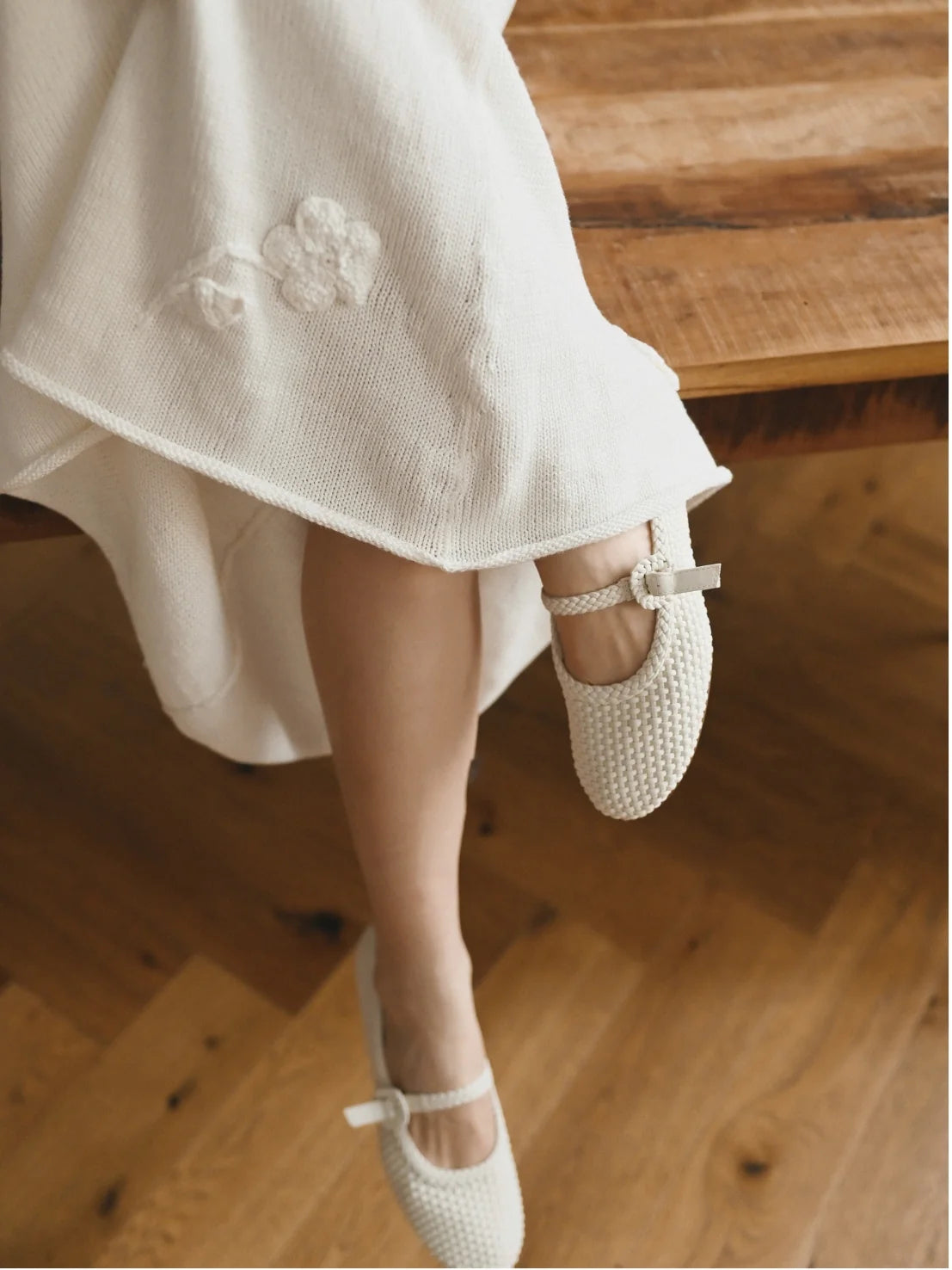 Sensual dress with knitted flowers