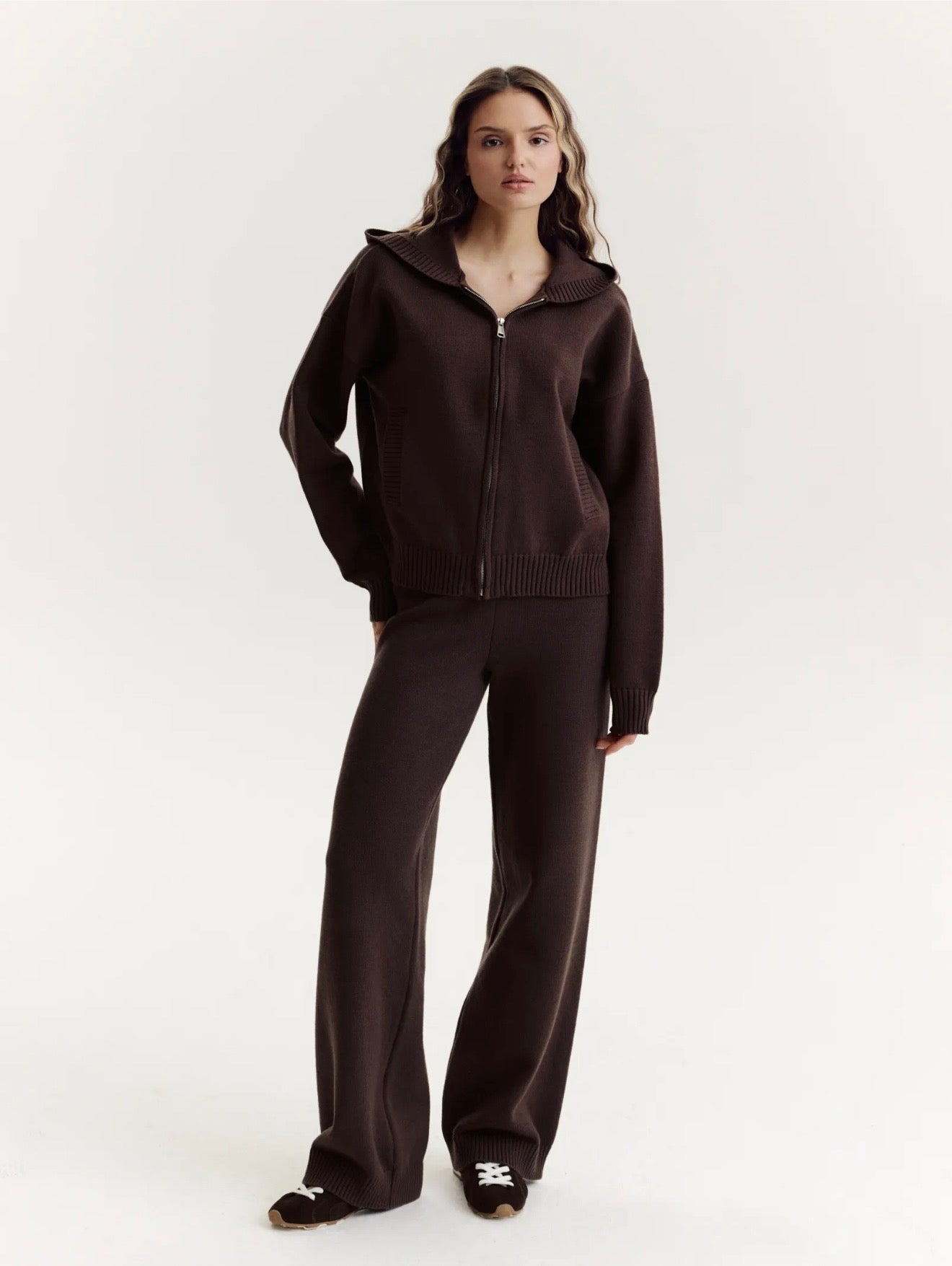 KNIT SET suits with cropped hoodie