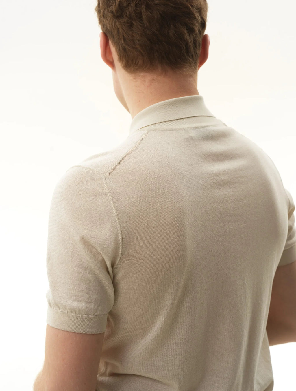 Short-sleeved zip-up polo shirt