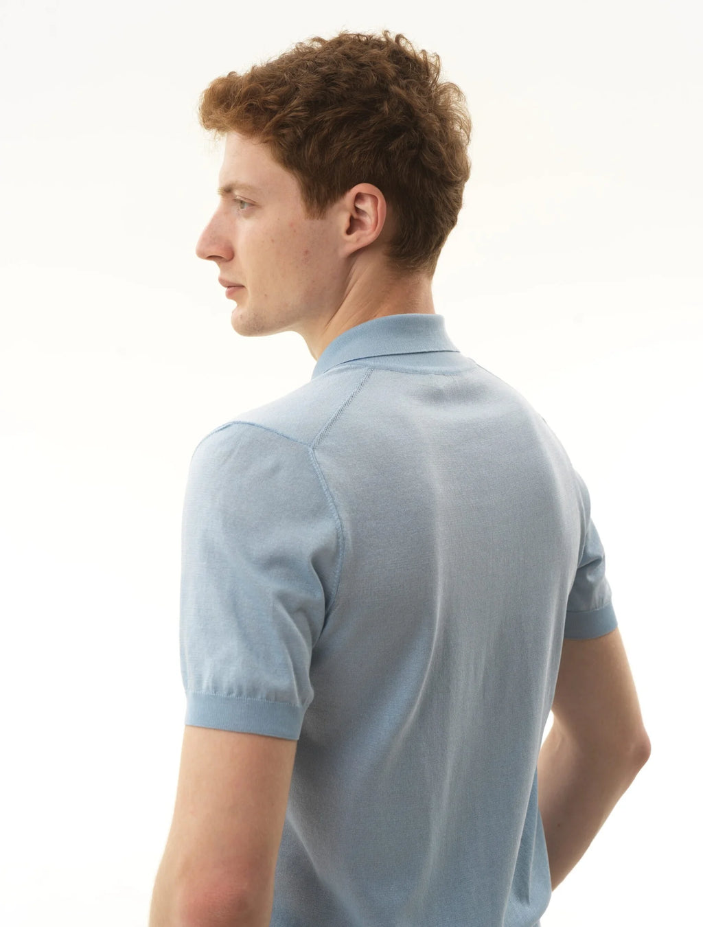 Short-sleeved zip-up polo shirt