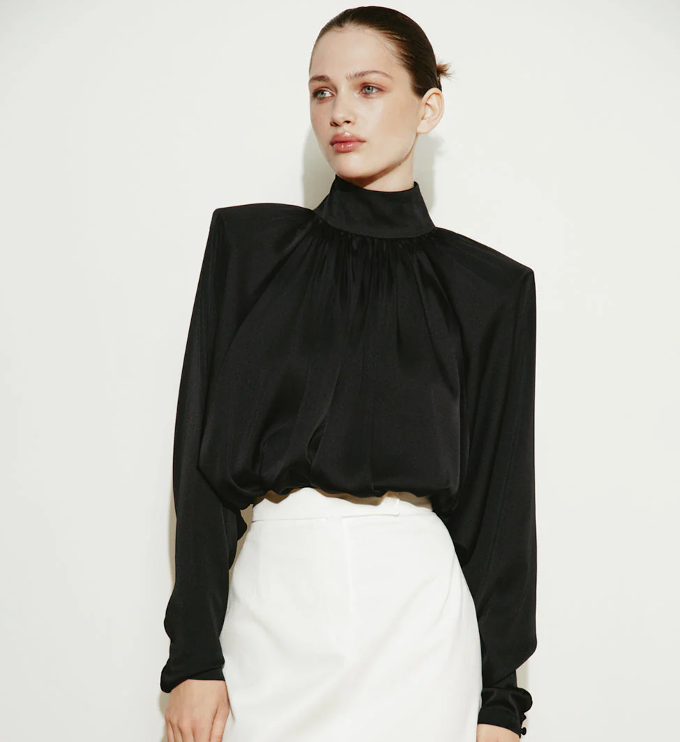 Блуза LILI MAGER з м'якими плечима black