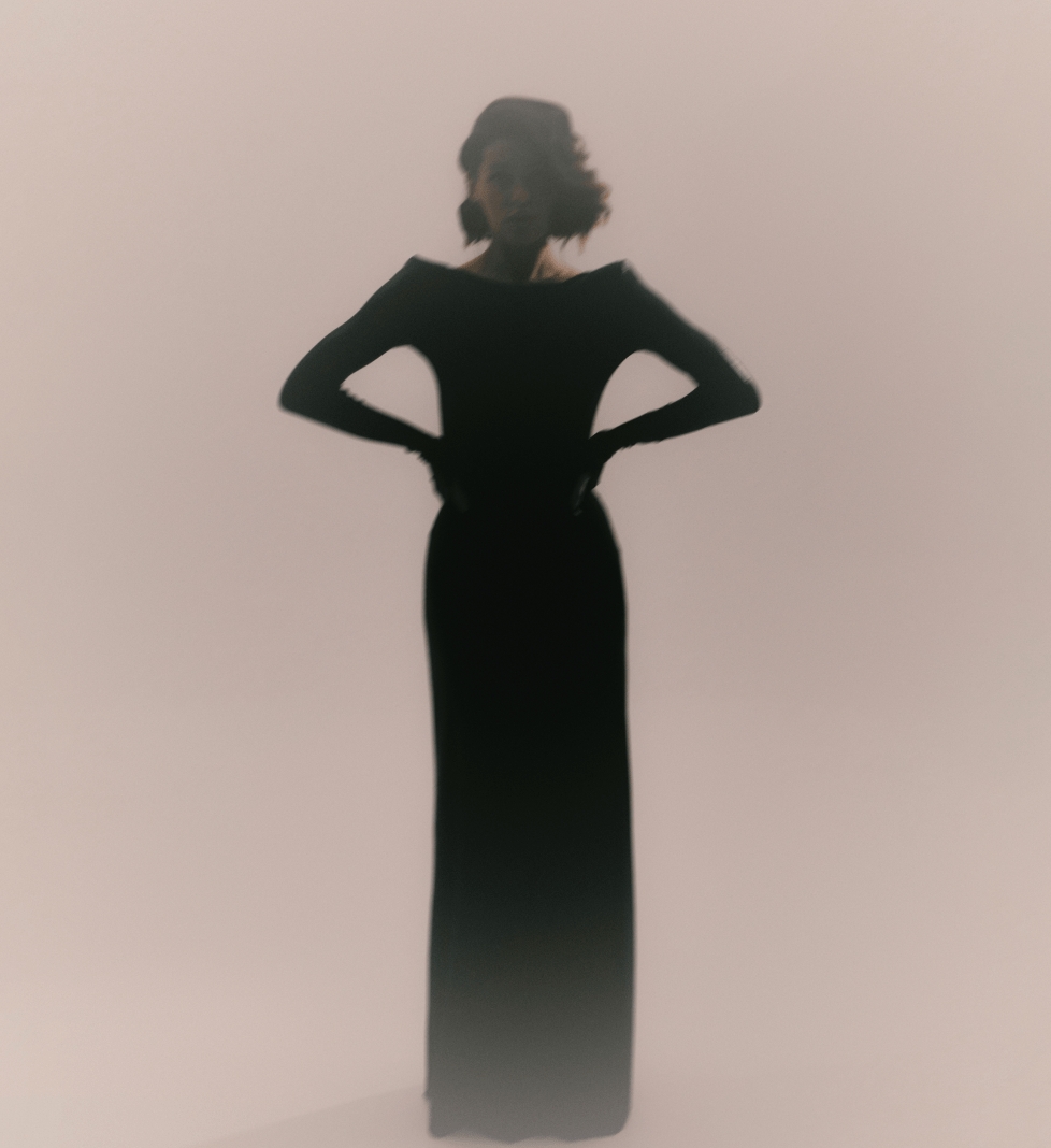 Довга силуєтна сукня STRELNYKOVA декорована ланцюжками та камінням