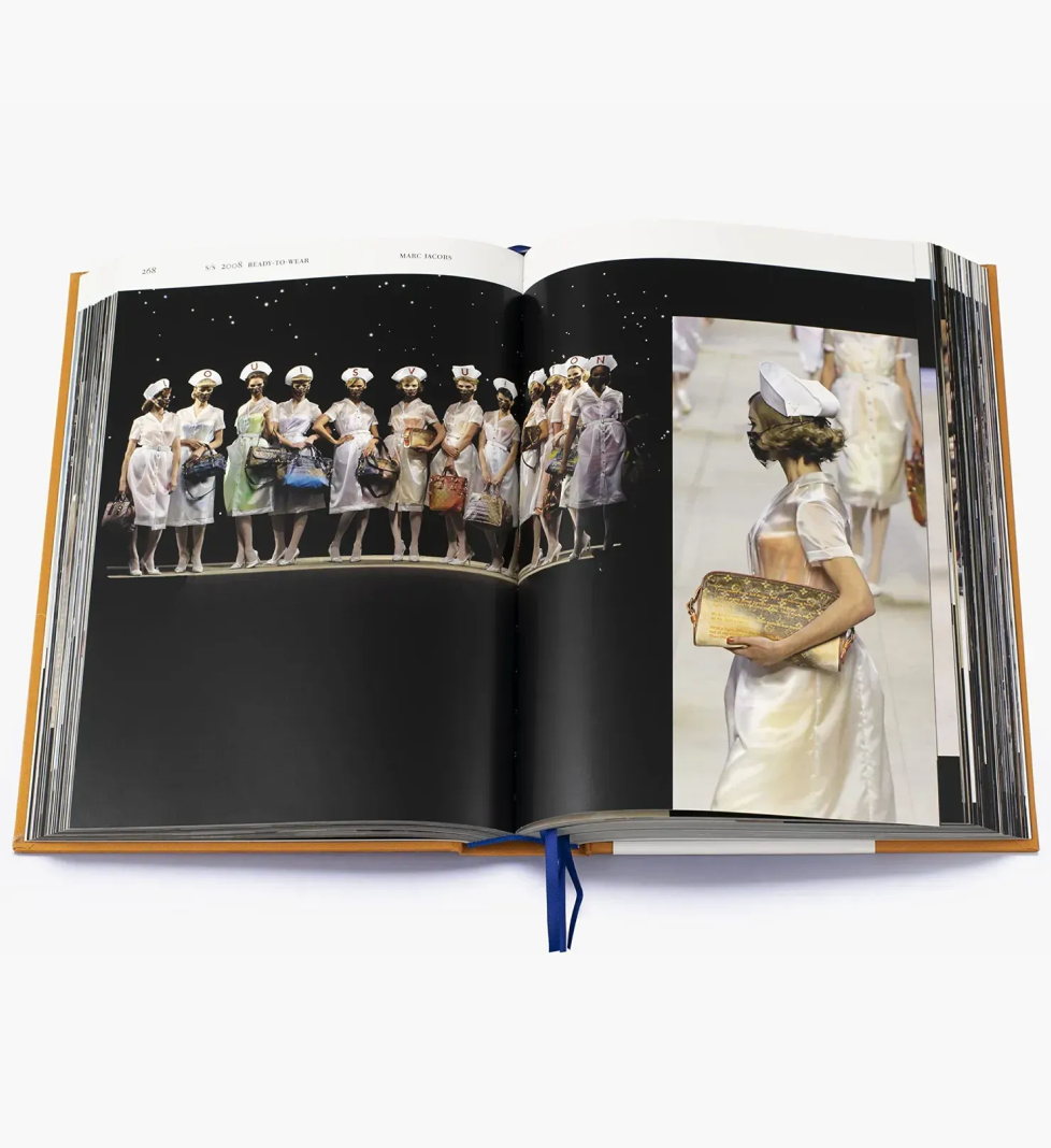 Книга CATWALK Louis Vuitton Thames and Hudson