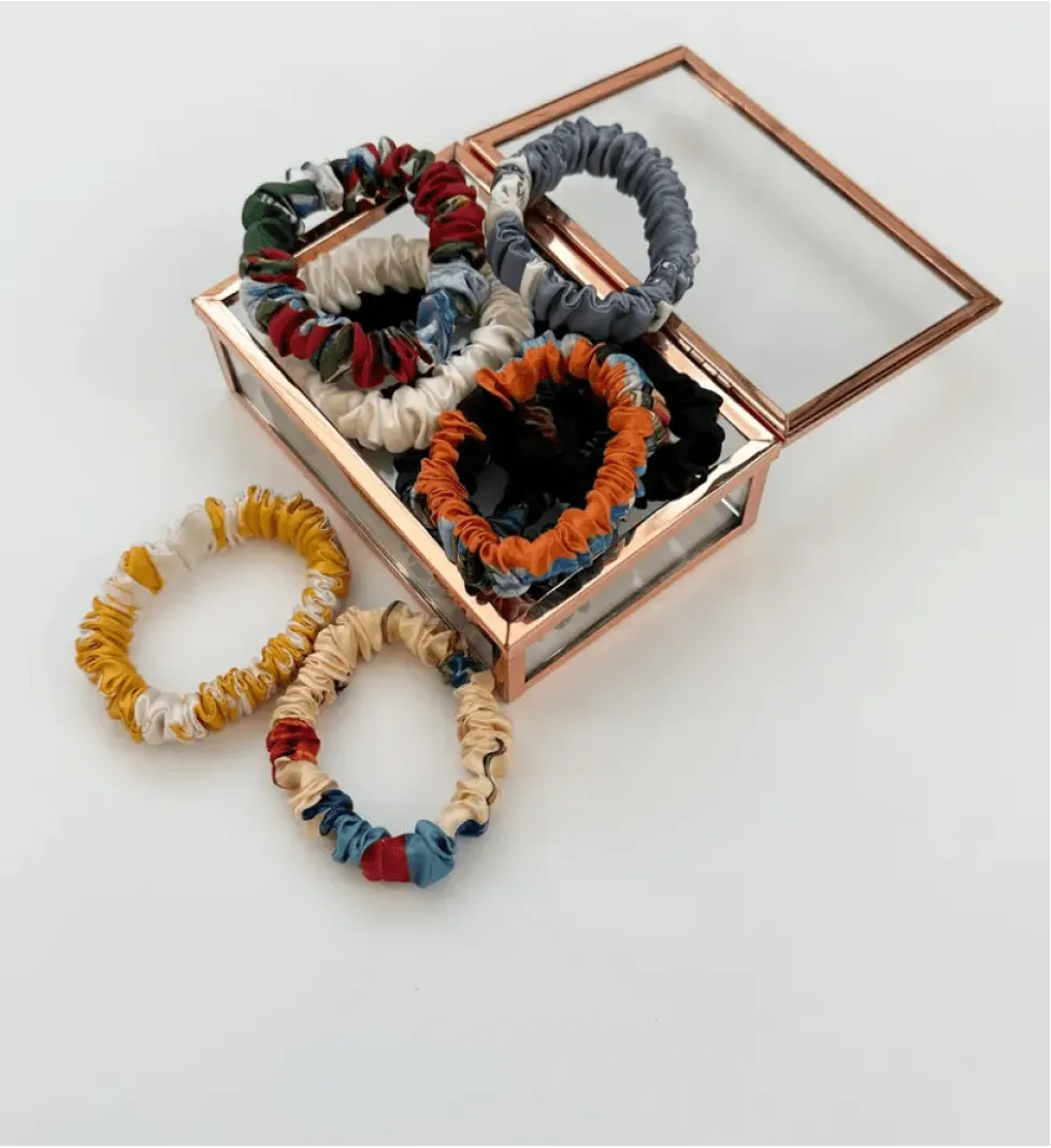 Міні-резинка OBIIMY для волосся із шовку в асортименті