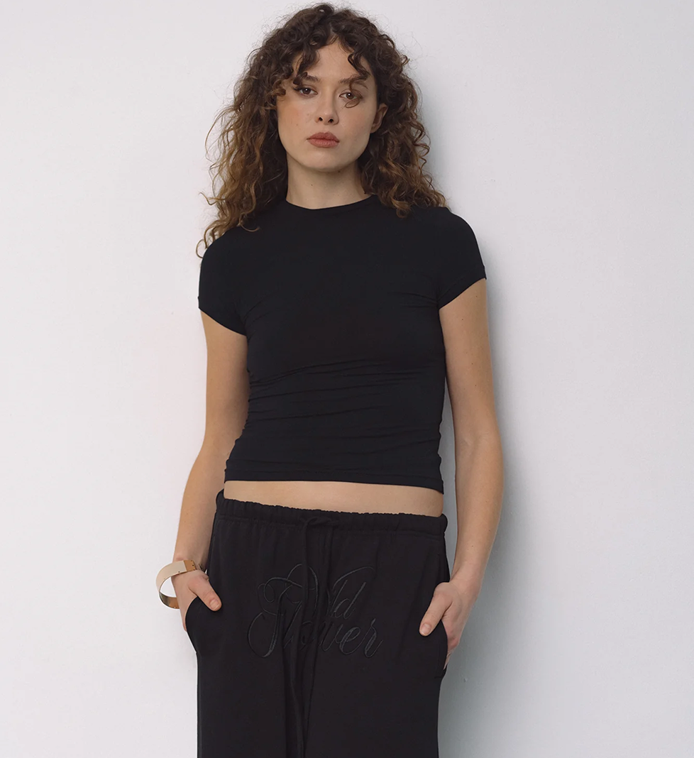 Футболка чорна Noma Studio