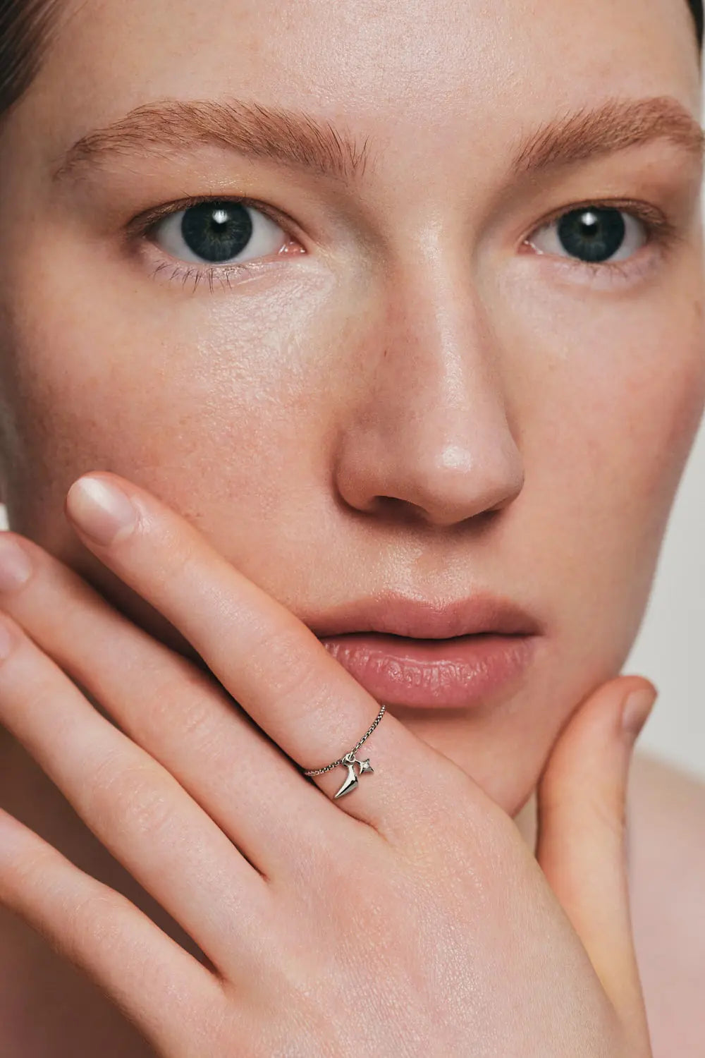 Dove and star ring with diamond, white gold