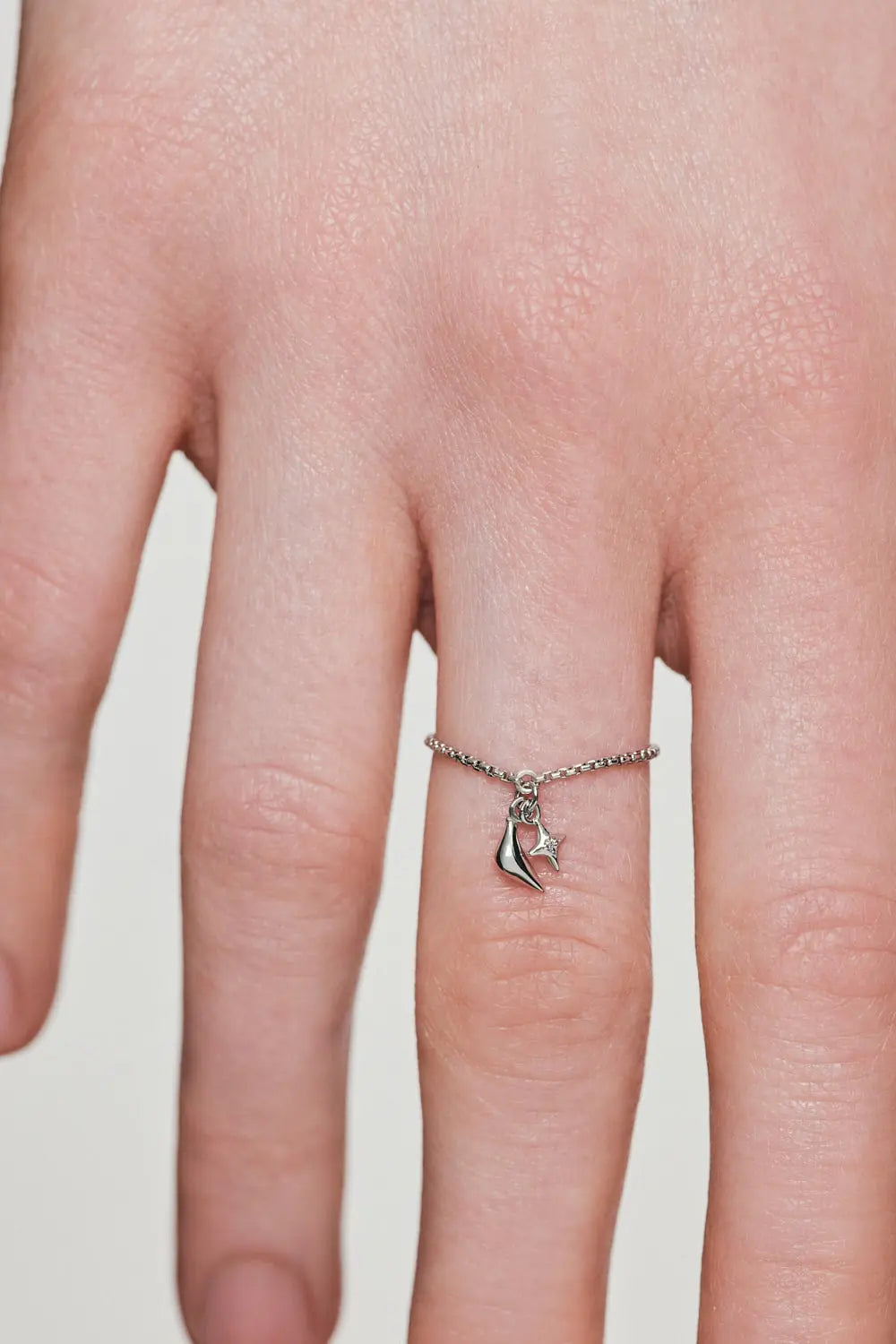 Dove and star ring with diamond, white gold