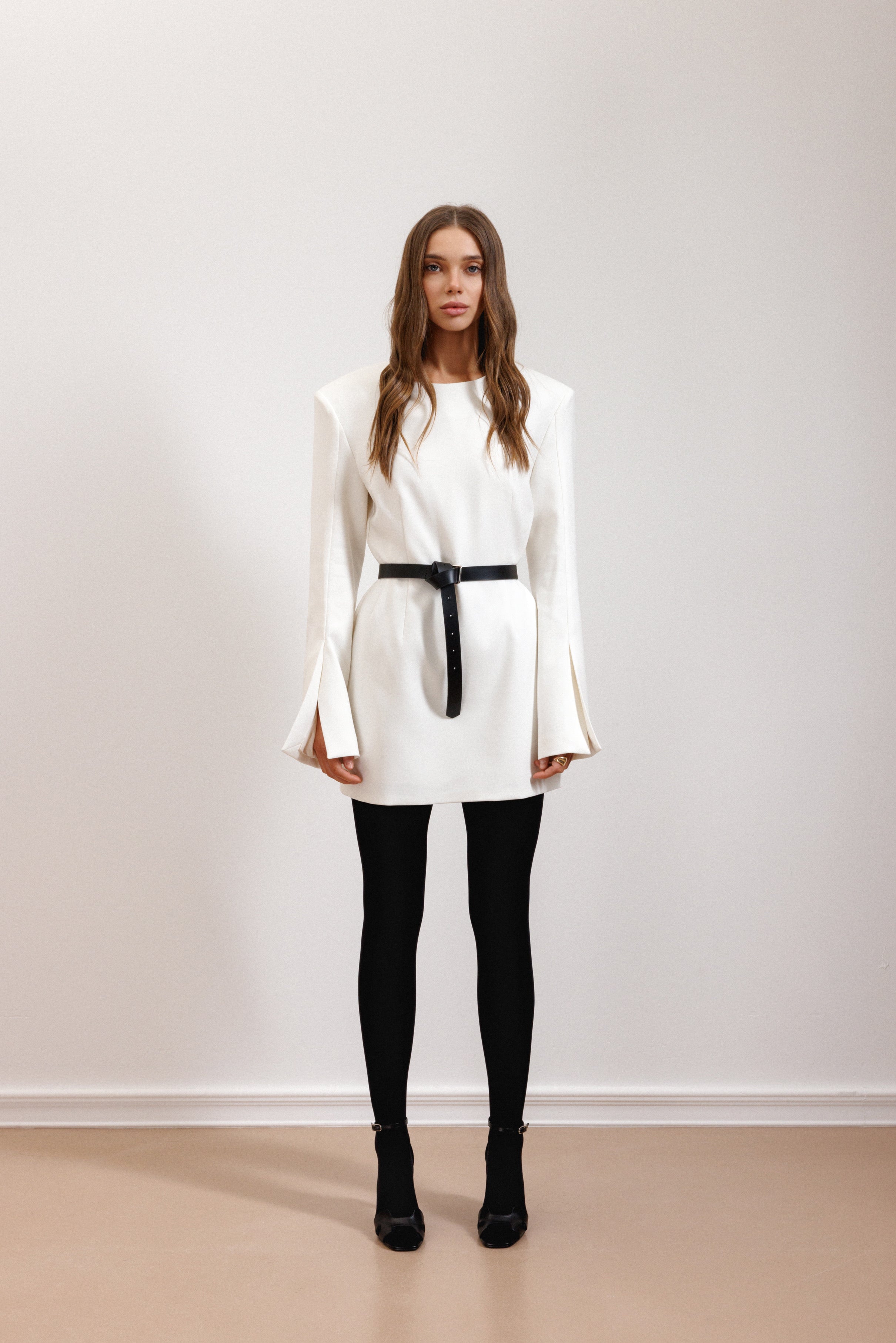 Сукня-футляр чорна