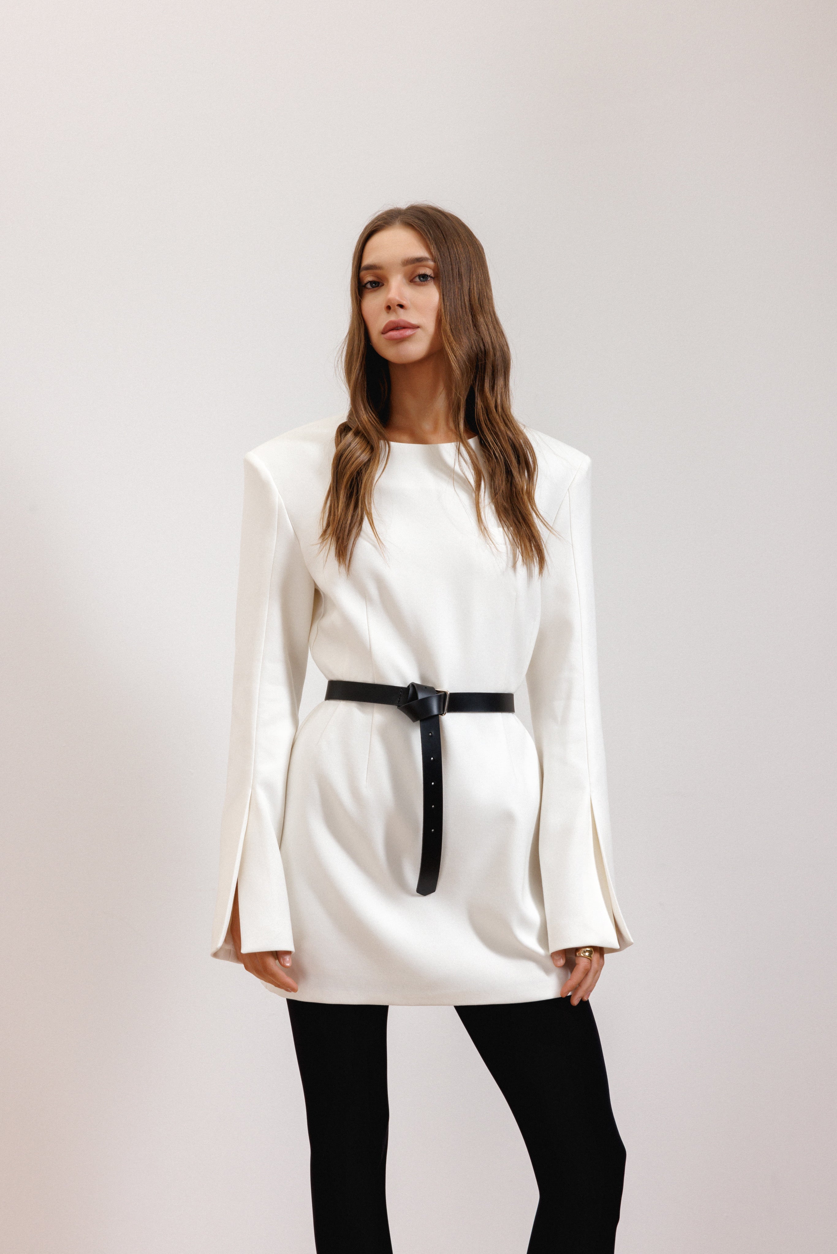 Сукня-футляр чорна