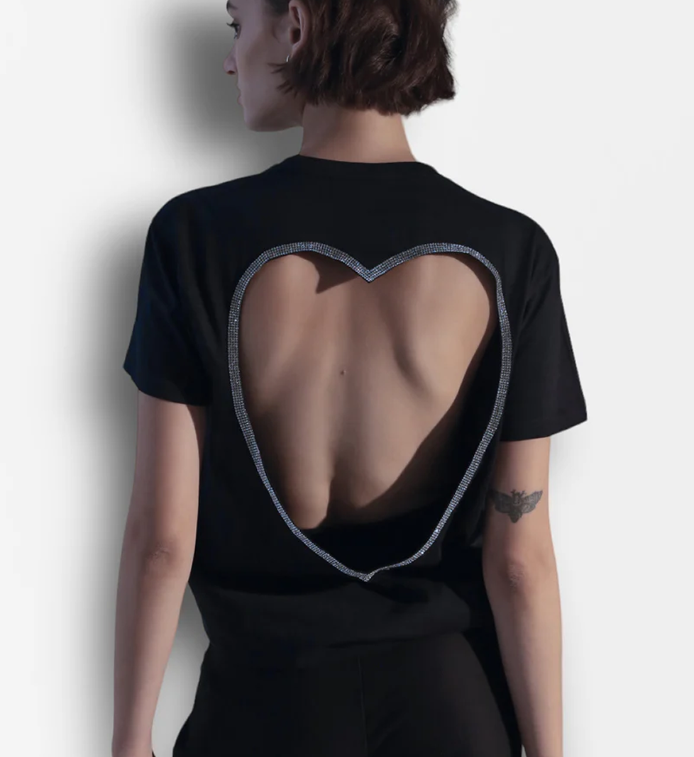 Чорна футболка з серцем на спині SEMENENKO