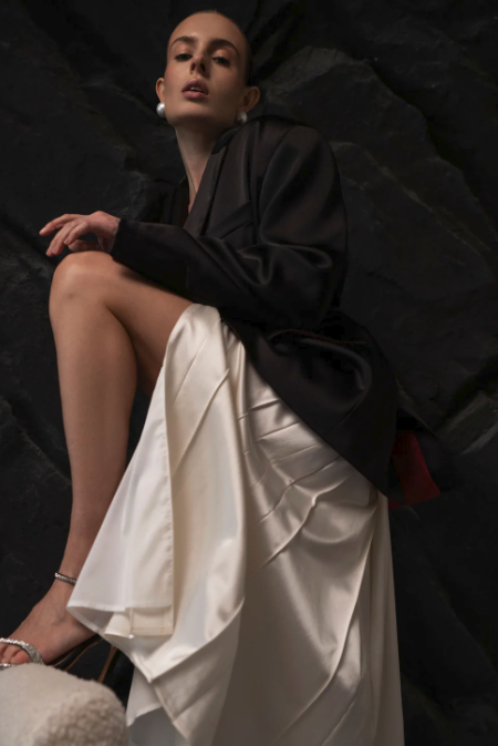 Pleated skirt in milky color