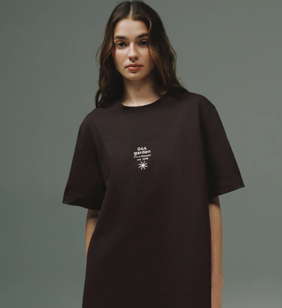 Футболка unisex 044 GARDEN golden hour chocolate