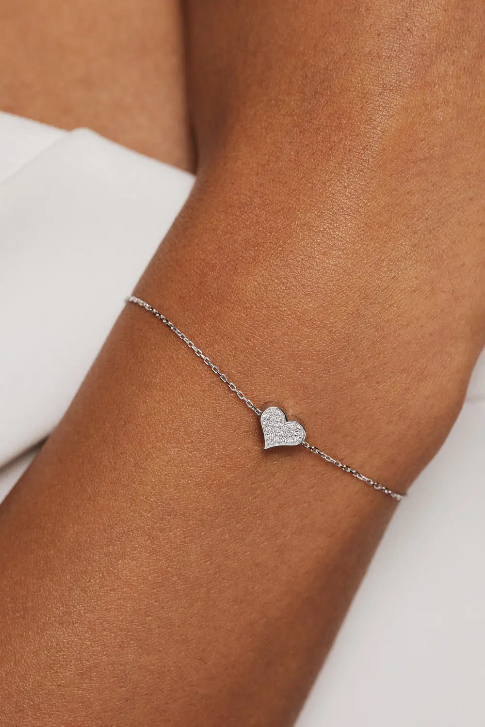 Clasp bracelet, heart with diamonds, yellow gold