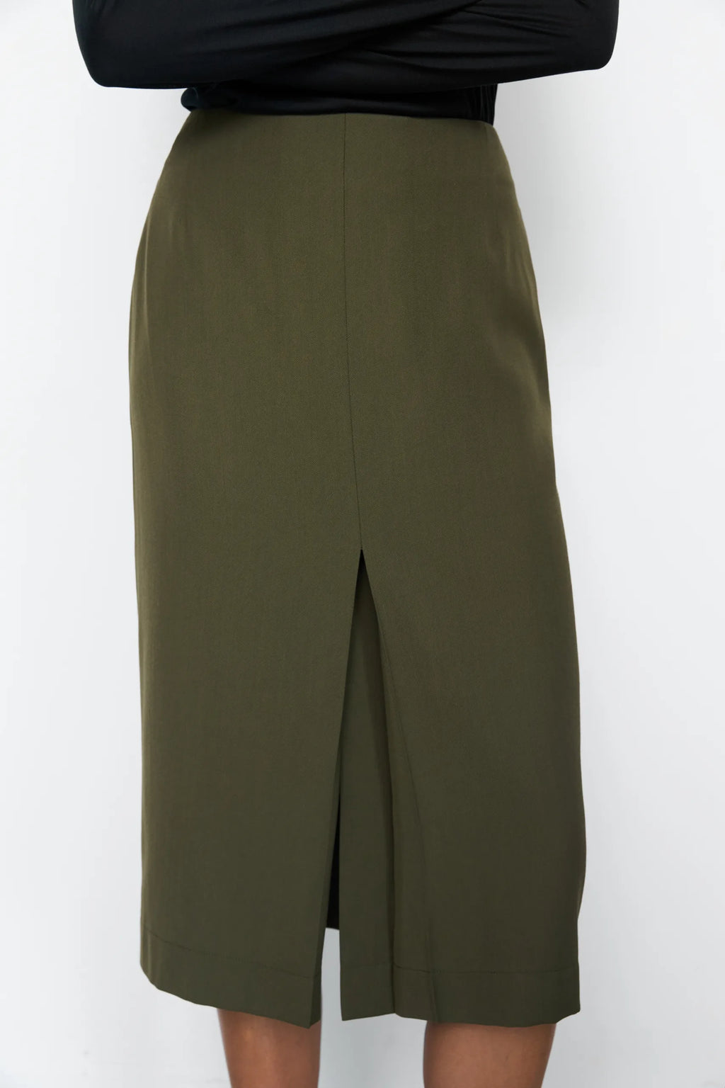 Kick pleat skirt