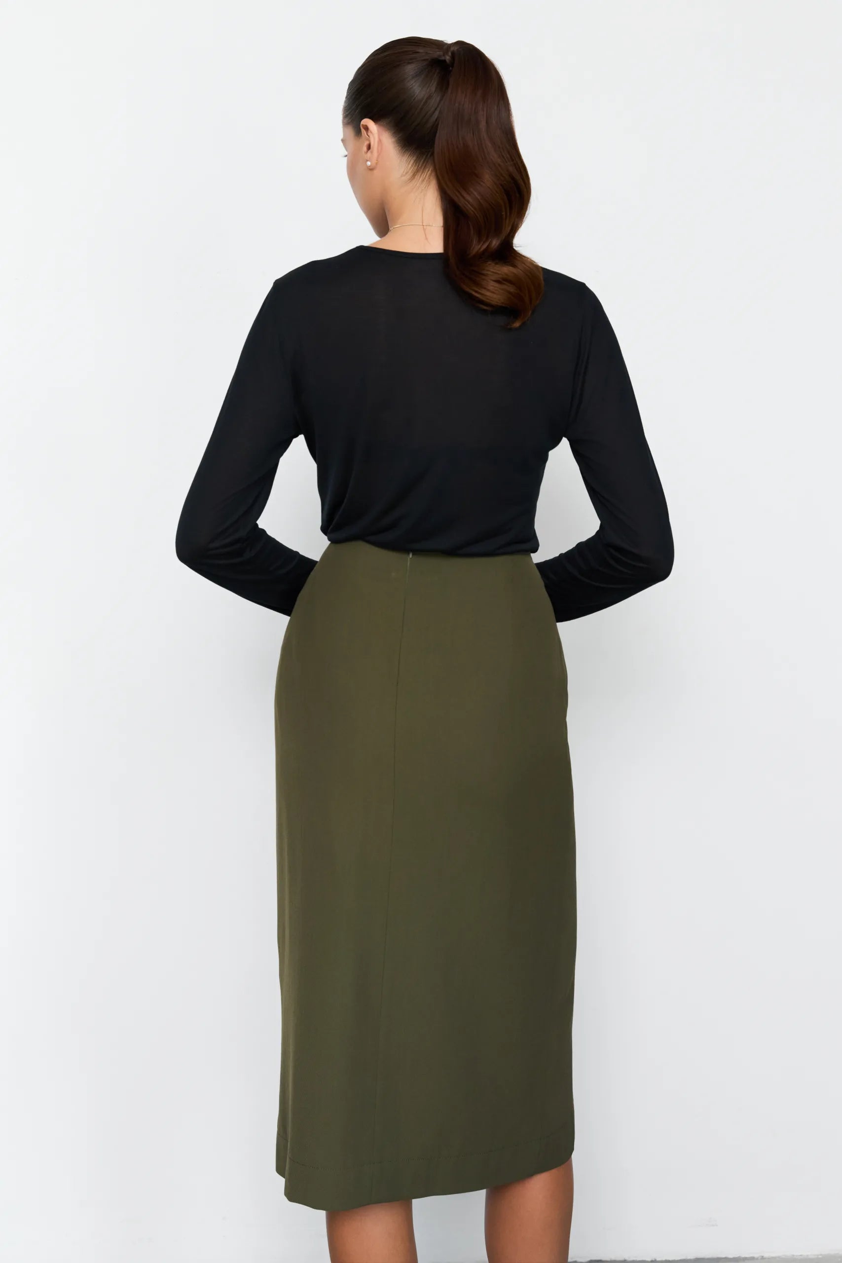 Kick pleat skirt