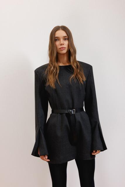 Сукня-футляр чорна