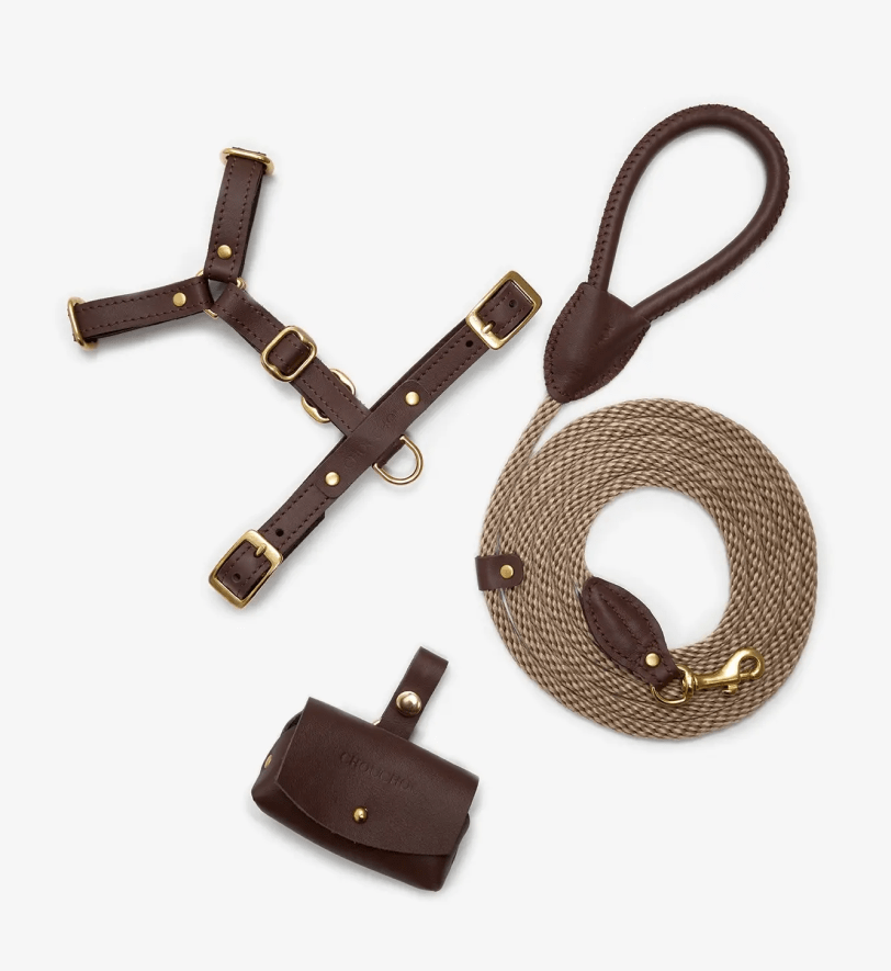 Комплект аксесуарів CHOUCHOU для собак (шлея+повідець+диспенсер) шоколадний